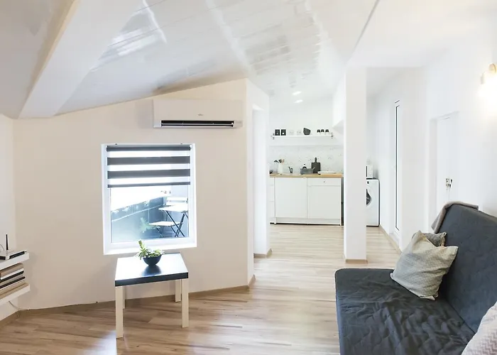 Balabanov White Apartamento *